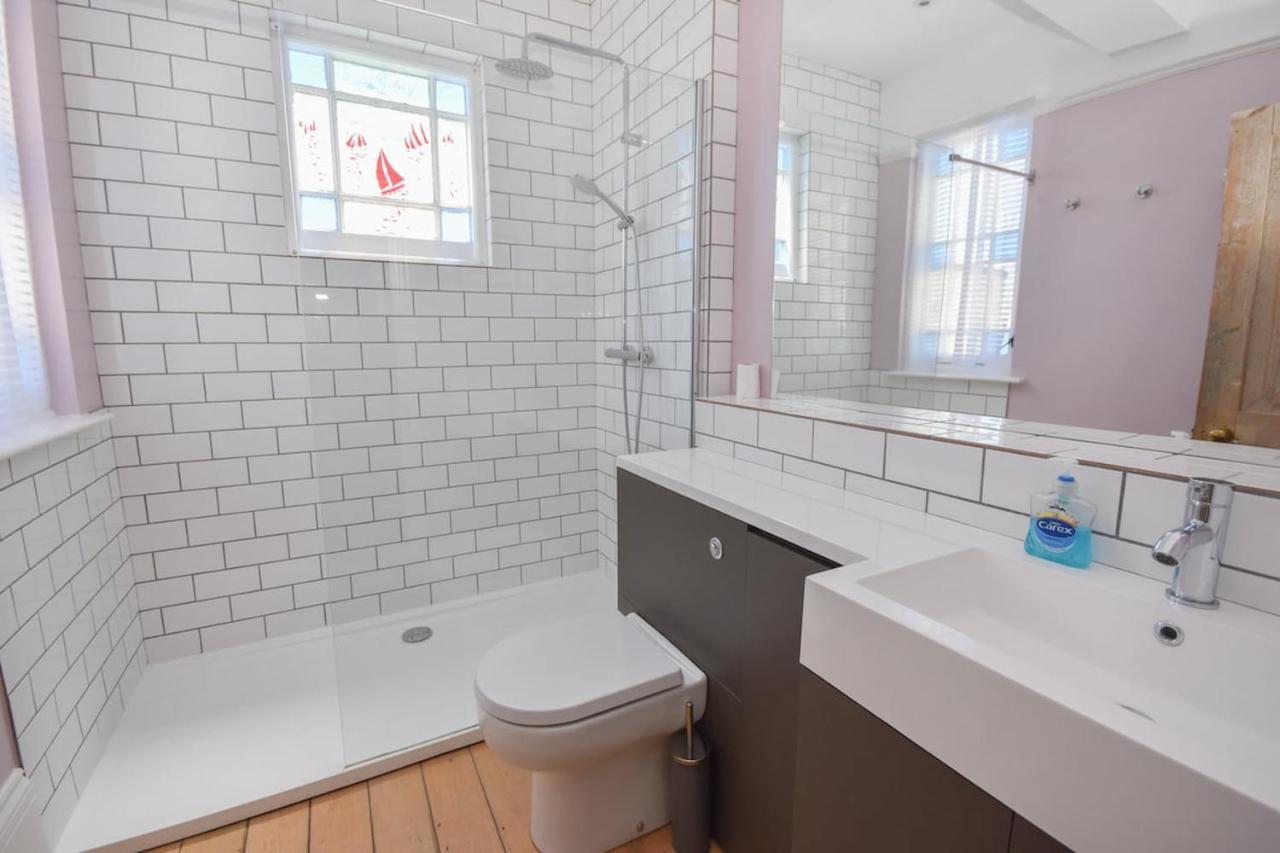 Arden Villa, Sleeps 8, Moments From The Golden Sandy Beach Of Ryde Ryde  Exterior foto